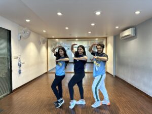 Dilliwali Girlfriend |Shefali, Priyanka, Mohit